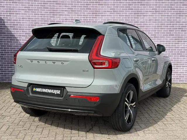 Volvo XC40 3