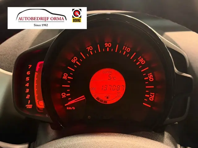 Toyota Aygo 1.0 VVT-i x-play 2015 Benzine 6