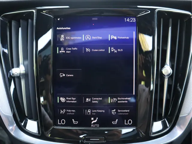 Volvo V60 2.0 T4 R-Design 2020 Benzine 49