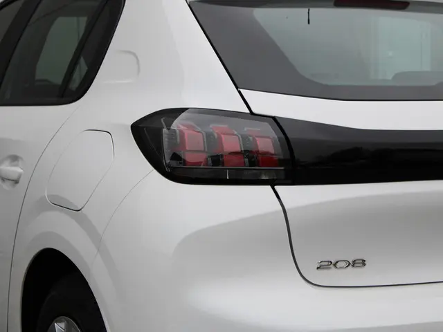 Peugeot 208 1.2 PureTech Active 2022 Benzine 23