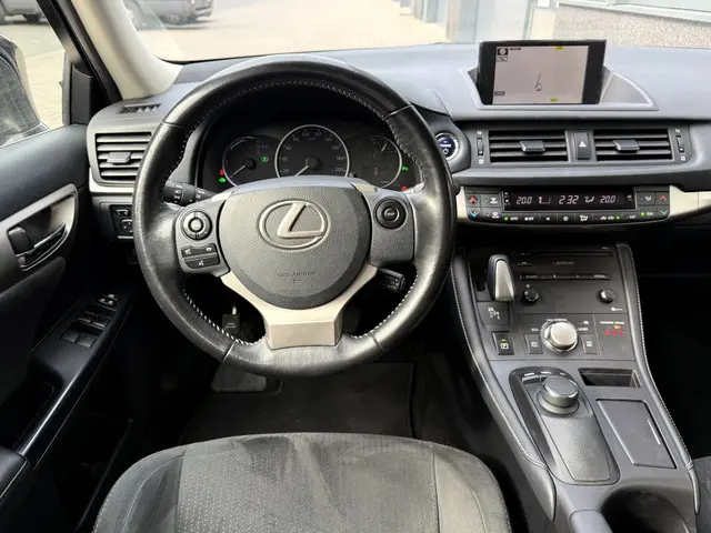 Lexus CT 200h Business Line 2018 Hybride Benzine 11