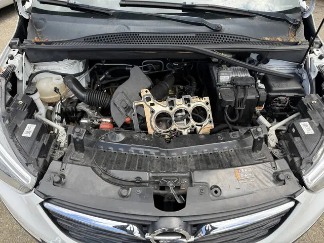 Opel Crossland X 1.2T (MOTOR KAPOT) 2017 Benzine 13