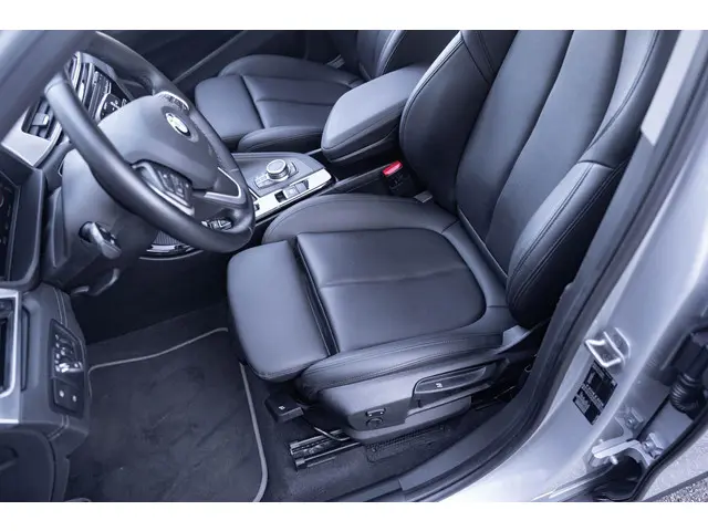 BMW X1 sDrive18i Sport Line 2021 Benzine 30