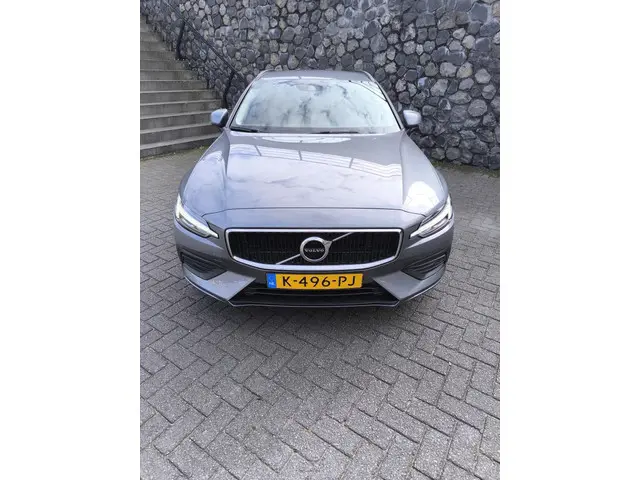 Volvo V60 2.0 B3 Momentum 2021 Hybride Benzine 34