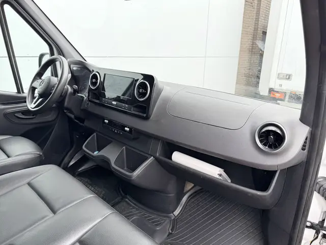 Mercedes-Benz Sprinter 319 1.9 CDI 2023 Diesel 10