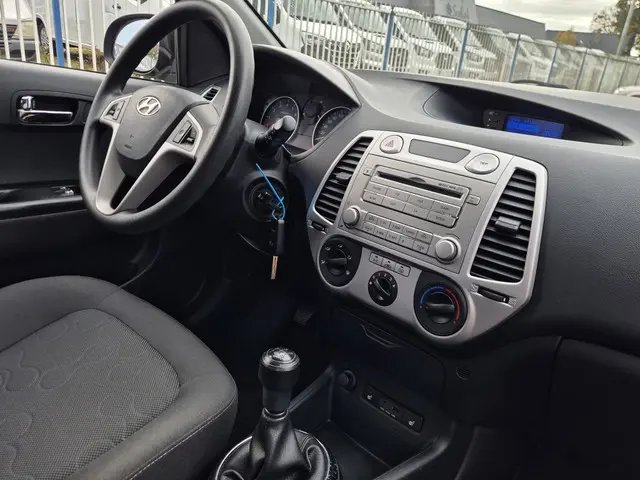 Hyundai i20 1.2i i-Catcher 2012 Benzine 12