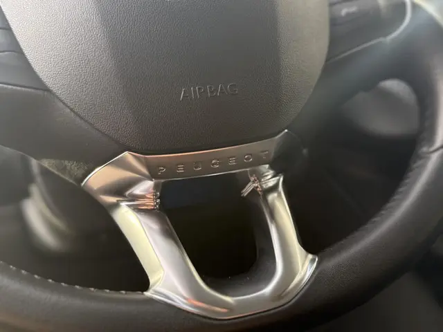 Peugeot 2008 1.2 PureTech Signature 2019 Benzine 30