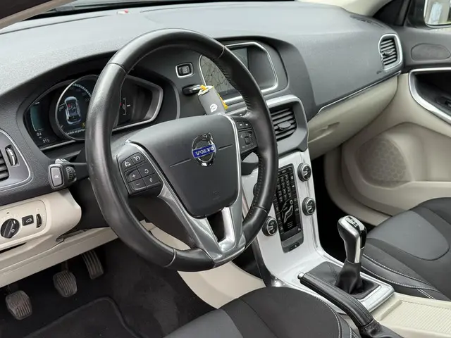 Volvo V40 2.0 D2 Momentum Business 2015 Diesel 11