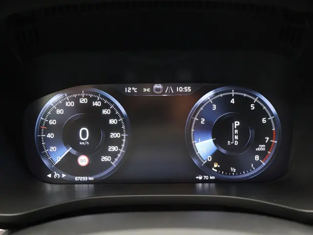 Volvo XC60 2.0 T4 R-Design 2019 Benzine 4