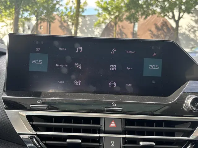 Citroën ë-C4 Shine 50 kWh 2022 Elektrisch 22