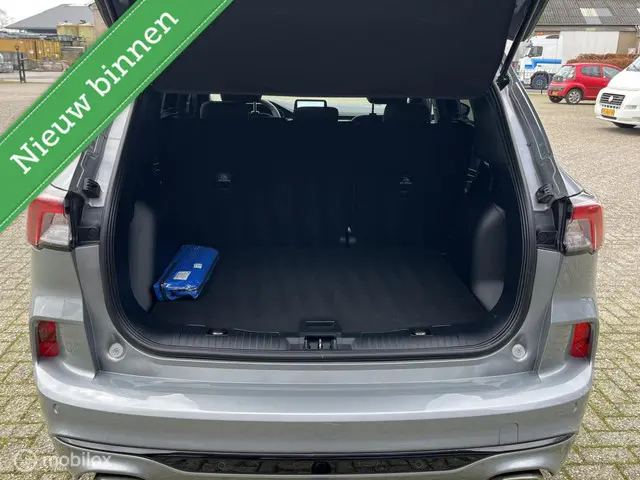 Ford Kuga 1.5 EcoBoost ST-Line 2023 Benzine 23