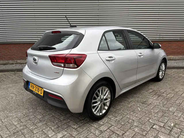 Kia Rio 1.0 TGDI ComfortPlusLine Navigator 2018 Benzine 4