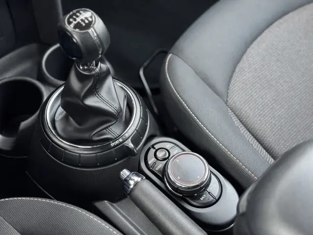 MINI 5-Deurs Cooper 1.5 Salt 2015 Benzine 17