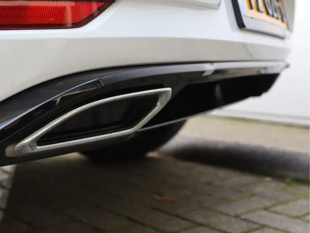 Volkswagen Golf 1.0 TSI Highline R-line 2017 Benzine 17