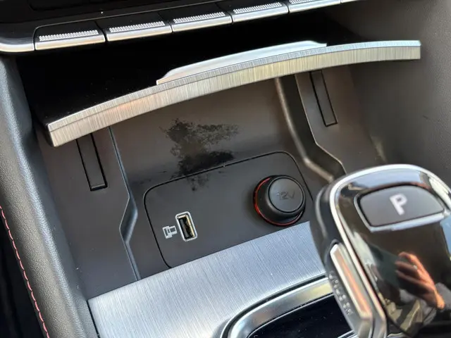 MG EHS 1.5 TGDI Luxury 2023 Hybride Benzine 21