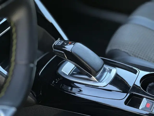 Peugeot e-2008 EV GT 50 kWh 2021 Elektrisch 24