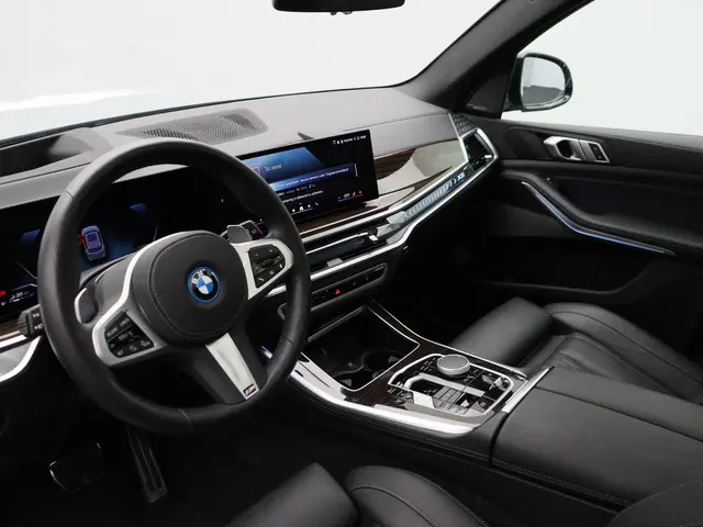 BMW X5 xDrive50e 2025 Hybride Benzine 11