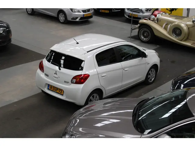 Mitsubishi Space Star 1.2 Intense Automaat 2014 Benzine 25