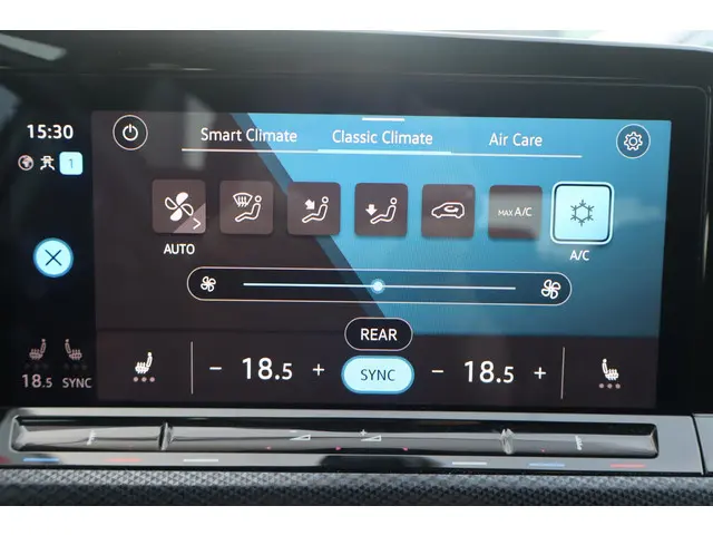 Volkswagen Golf 1.0 eTSI Life Business 2020 Benzine 34