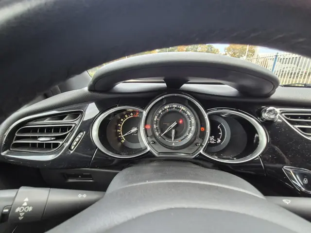 Citroën DS3 1.2 PureT. incl. Nieuwe apk!! 2015 Benzine 18