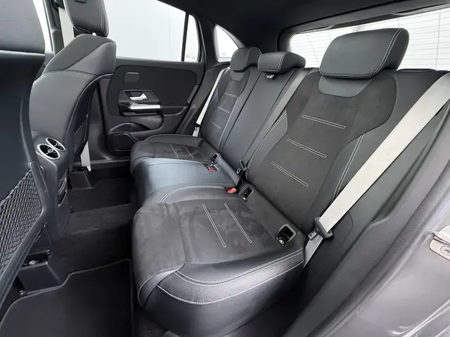 Mercedes-Benz GLA 250 e AMG line 2025 Hybride Benzine 20