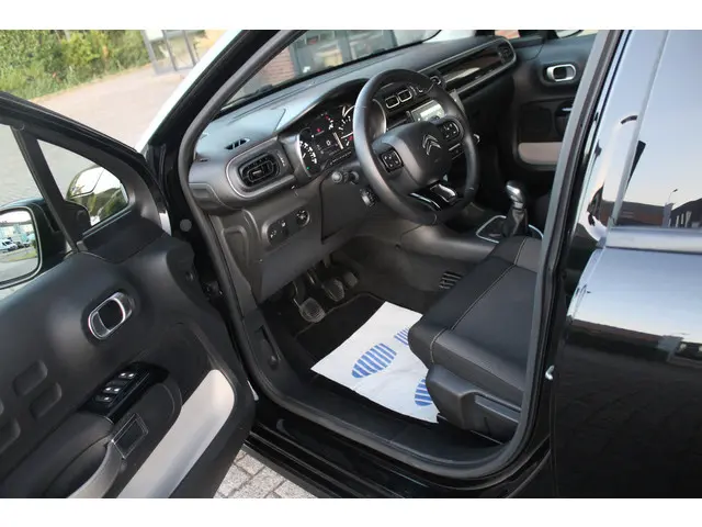 Citroën C3 1.2 PureTech S&S Shine 2017 Benzine 10