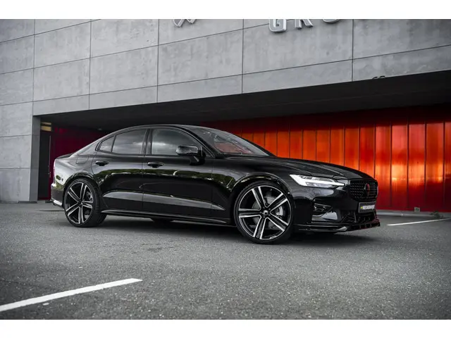 Volvo S60 2.0 B4 Ultimate Dark 2023 Benzine 58