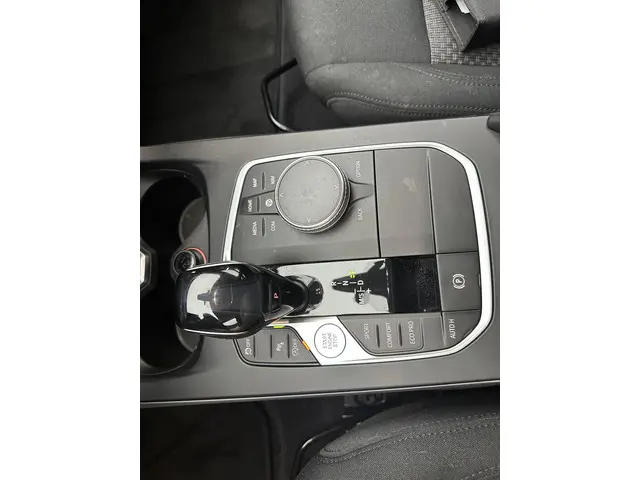 BMW 1 Serie 118i Executive Edition 2020 Benzine 22