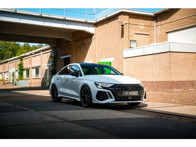 Audi RS3 Limousine 2.5 TFSI RS 3 quattro 2023 Benzine 6