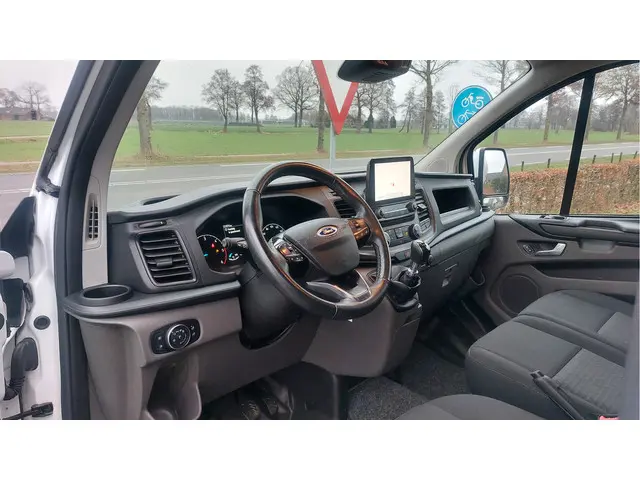 Ford Transit Custom 3