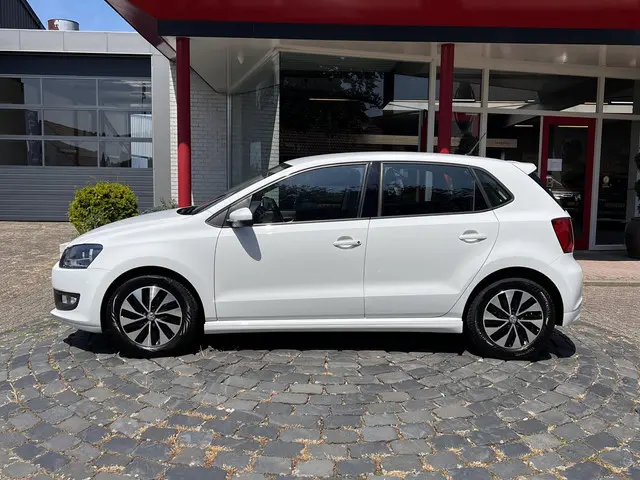 Volkswagen Polo 2