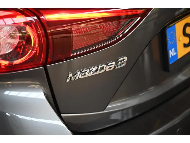 Mazda 3 SkyActiv-G 120 6MT SkyLease+ 2018 Benzine 8