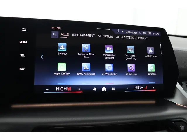 BMW X1 xDrive23i 2026 Benzine 55