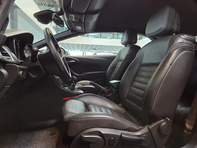 Opel Cascada 1.6 Turbo Cosmo 2015 Benzine 17