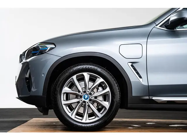 BMW X3 xDrive30e High Executive 2023 Hybride Benzine 8