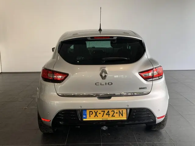 Renault Clio 0.9 TCe Limited 2017 Benzine 18