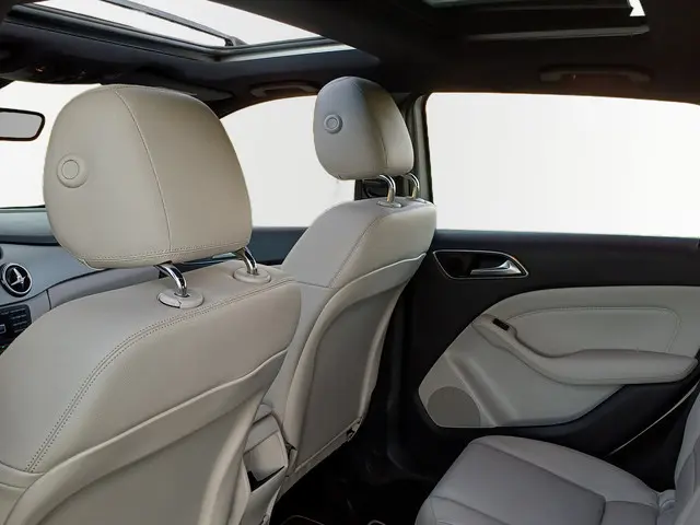 Mercedes-Benz B-Klasse 180 Prestige 2013 Benzine 31