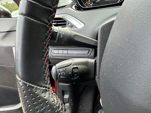 Peugeot 208 1.2 Turbo 110 PK GT-Line 2019 Benzine 17