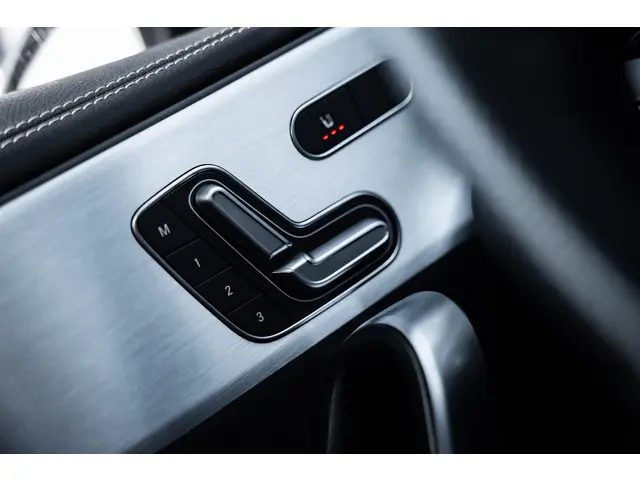 Mercedes-Benz CLA 250 e AMG 2020 Hybride Benzine 50