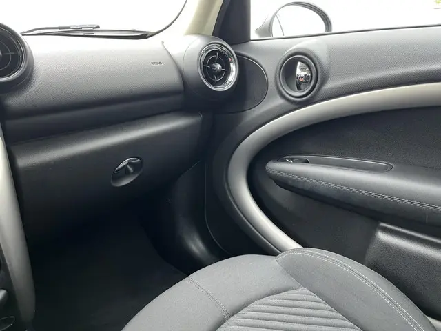 MINI Countryman 1.6 One Knockout Edition 2014 Benzine 65