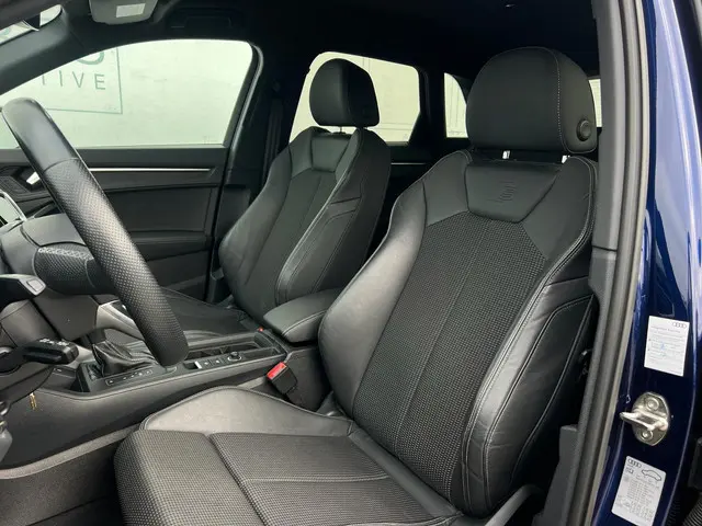 Audi Q3 45 TFSI e S edition 2023 Hybride Benzine 5