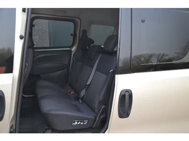 Fiat Doblò 1.4 Lounge * Airco * Trekhaak * 2014 Benzine 9