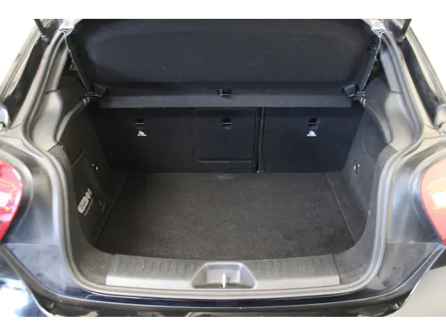 Mercedes-Benz A-Klasse 160 2017 Benzine 21