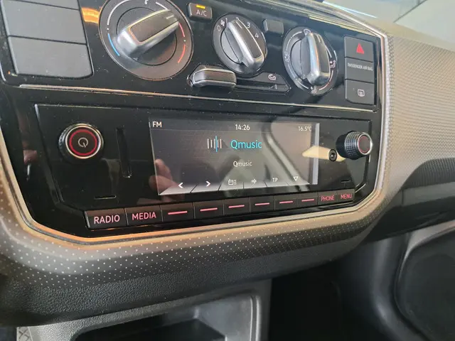 Volkswagen up! 1.0 BMT high up! 2018 Benzine 15