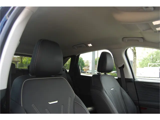 Ford Kuga 2.5 PHEV 225PK Vignale 2022 Hybride Benzine 39