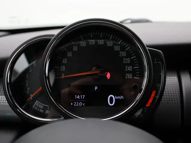 MINI 5-Deurs Cooper 2019 Benzine 15