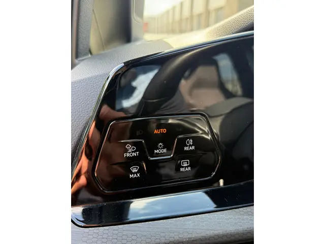 Volkswagen Golf 2.0 TSI GTI 2022 Benzine 12