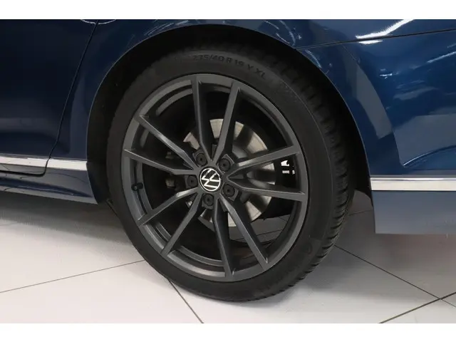 Volkswagen Passat 1.5 TSI R-Line Business + 2022 Benzine 25