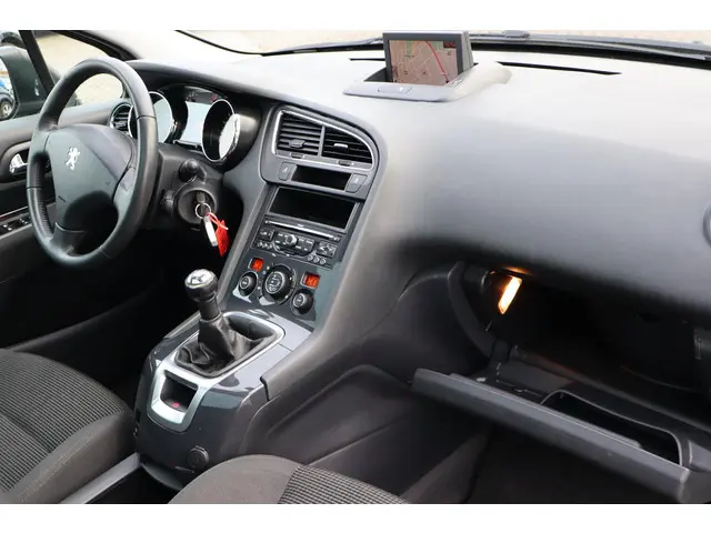 Peugeot 5008 1.6 VTi Blue Lease 5p. 2012 Benzine 9
