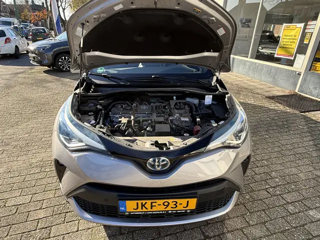 Toyota C-HR 1.8 Hybrid Executive 2020 Hybride Benzine 6